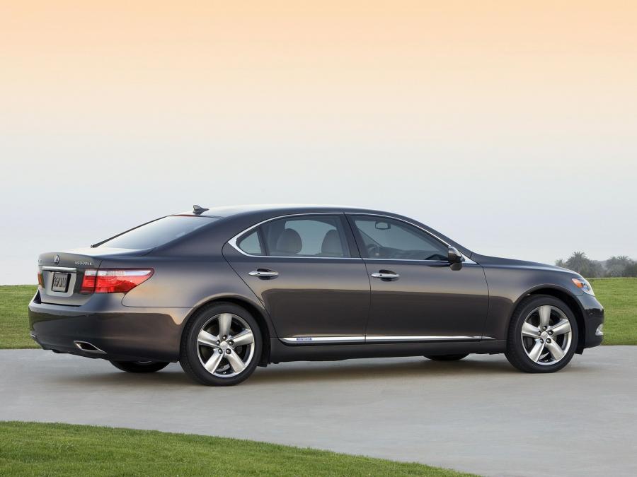  Lexus LS600h L Pebble Beach Edition 2008 года  (фото 4 из 7)